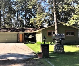 Auberge Kicking Horse Guest House