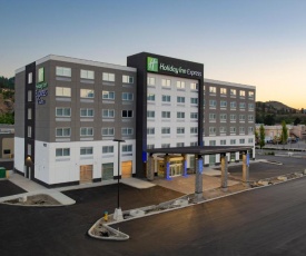 Holiday Inn Express & Suites Kelowna - East, an IHG Hotel