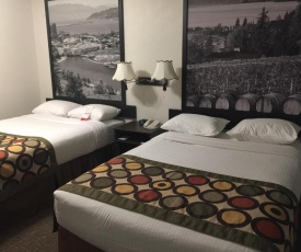 Super 8 by Wyndham Kelowna BC