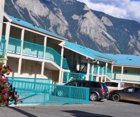 Canadas Best Value Inn Mile-0-Motel Lillooet