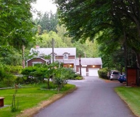 Malahat Bungalows Motel