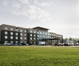 Pomeroy Inn & Suites Prince George