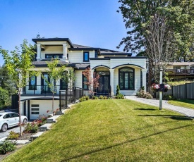 Luxury Vancouver Home with Patio & Views of Downtown