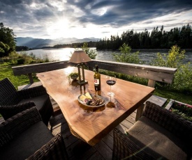 Skeena River House Bed & Breakfast