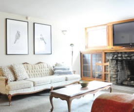 1BR suite 10 mins to DT ,7 mins to Kitsilano beach