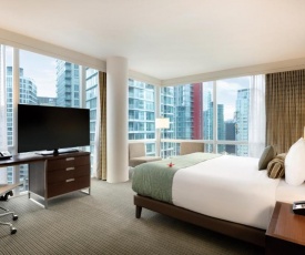 Coast Coal Harbour Vancouver Hotel by APA