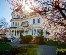 Pendray Inn and Tea House