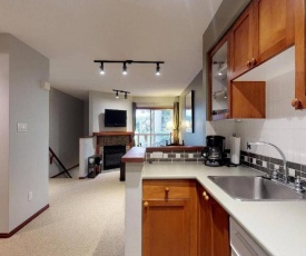 1BR w Private Rooftop Deck in Whistler Village