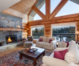 Beautiful 5 Bedroom Log Home with Spectacular Views