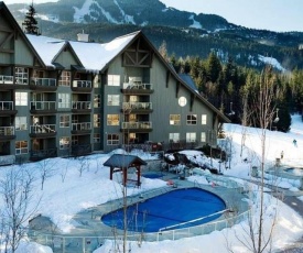 Cozy Condo with Slope Side View Ski on Ski Out Access w HOT TUB and Pool