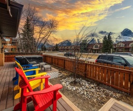 Private Hot Tub - 2 Bedroom Mountain View- Families Only