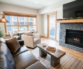 Spring Creek White Spruce Lodge Luxury 1 Bedroom Queen Suite by Mountain Haven Vacations