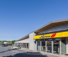 Super 8 by Wyndham Kirkland Lake