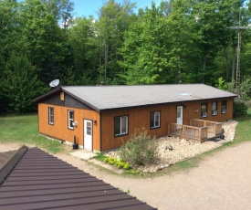 Madawaska Lodge-Cottage