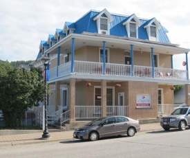 Le Voyageur Inn