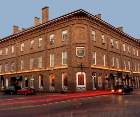 Baldachin Inn