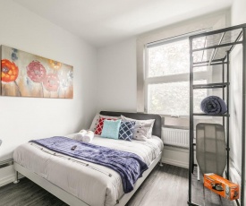 BRAND NEW - Upscale 1BR Loft - Byward Market!