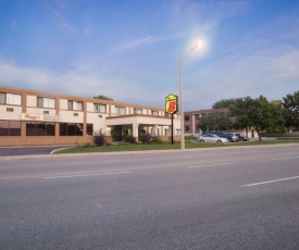 Super 8 by Wyndham Sarnia ON