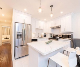 Beautiful Townhome in Queen West