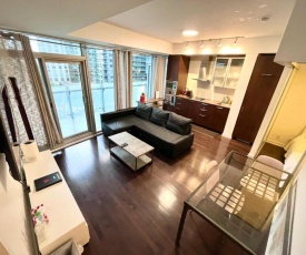 Spacious Downtown 2 Bedroom Condo, CN Tower Area, Parking