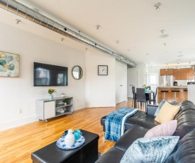 Stylish and Upscale 2BR Loft - Near Queen Street!