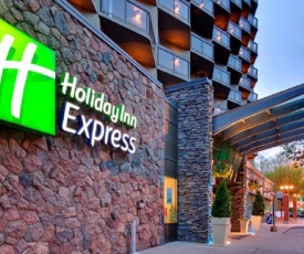 Holiday Inn Express Edmonton Downtown, an IHG Hotel