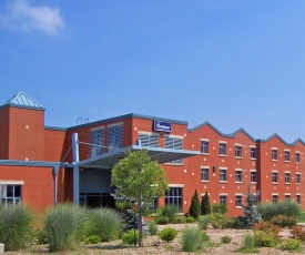 Residence & Conference Centre - Welland