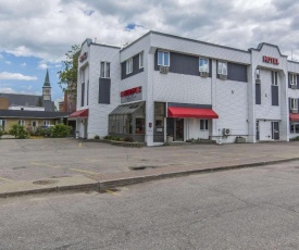 Econo Lodge La Malbaie