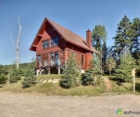 4-Bedroom Chalet Fraternite in Lac-Superieur Tremblant