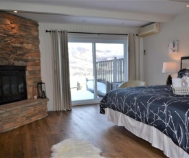 Entire Apartment - Stunning View on Lake Tremblant & Mountain