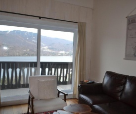 Stylish Condo - Stunning View on Lake Tremblant & Mountain