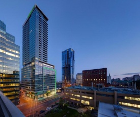 Holiday Inn Hotel & Suites - Montreal Centre-ville Ouest, an IHG Hotel