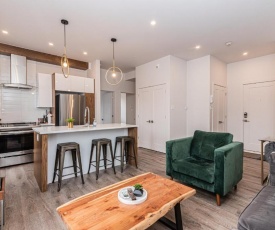 2 Bedroom Luxury in the Mile End by Den Stays