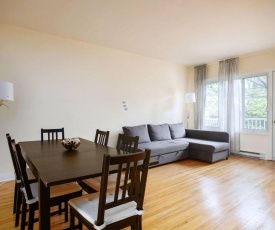 Charming 3 BDR apartment close to the Metro