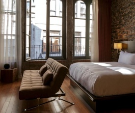 Le Petit Hotel Montreal