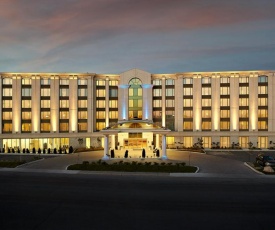 Holiday Inn Express Montreal Airport, an IHG Hotel