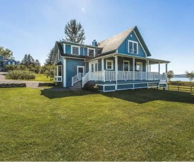 Lovely Lac-Brome 3 Bedroom Lakefront Cottage